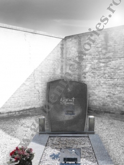 monument funerar catolic dreptunghic fara cruce