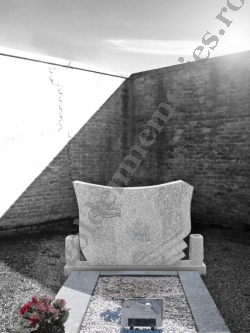 monument funerar catolic valuri