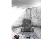 monument funerar catolic cu forma de frunza