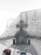 monument funerar clasic cu cruce trifoi